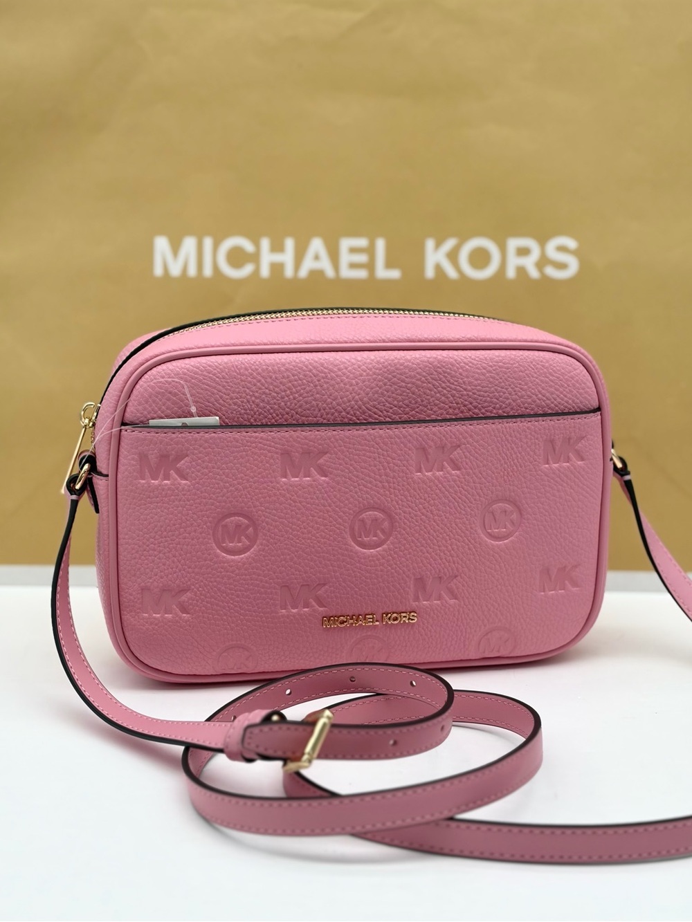 Michael Kors JET SET TRAVEL LARGE LOGO DEBOSSED CAMERA CROSSBODY BAG
NWT